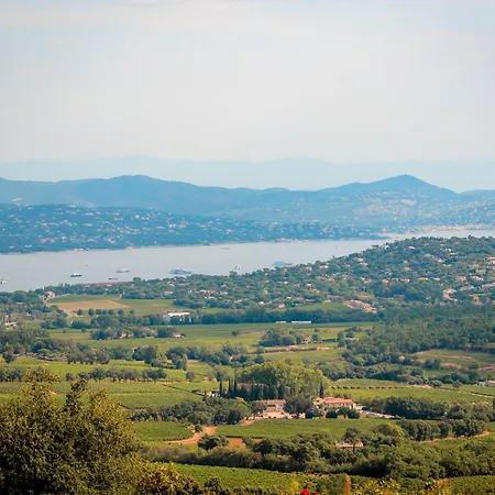 Happy Tropez, Au Coeur Du Village De Holiday home